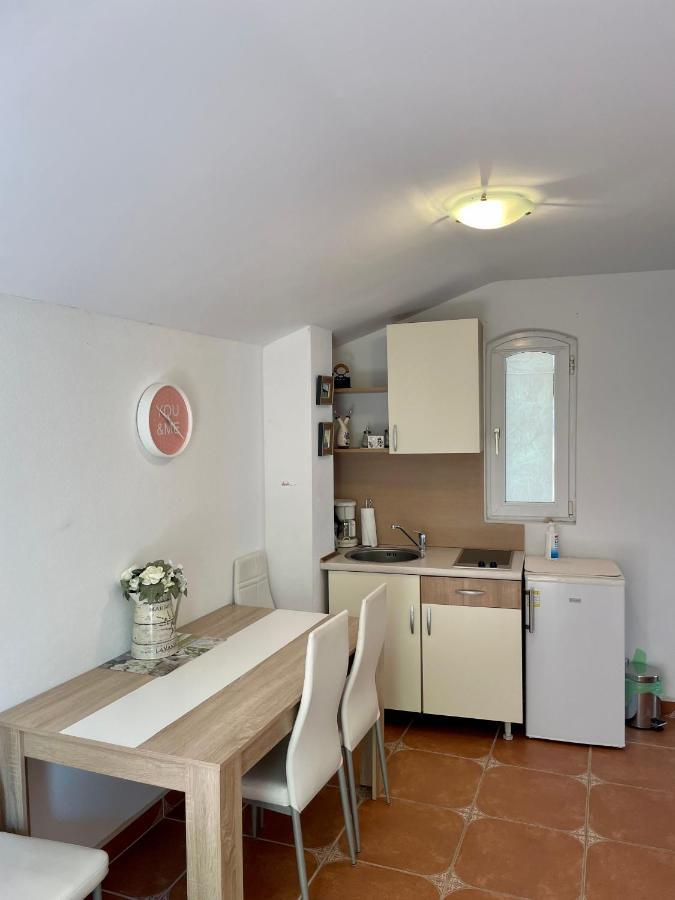 Studio Apartmani Kremic Карлобаг Экстерьер фото