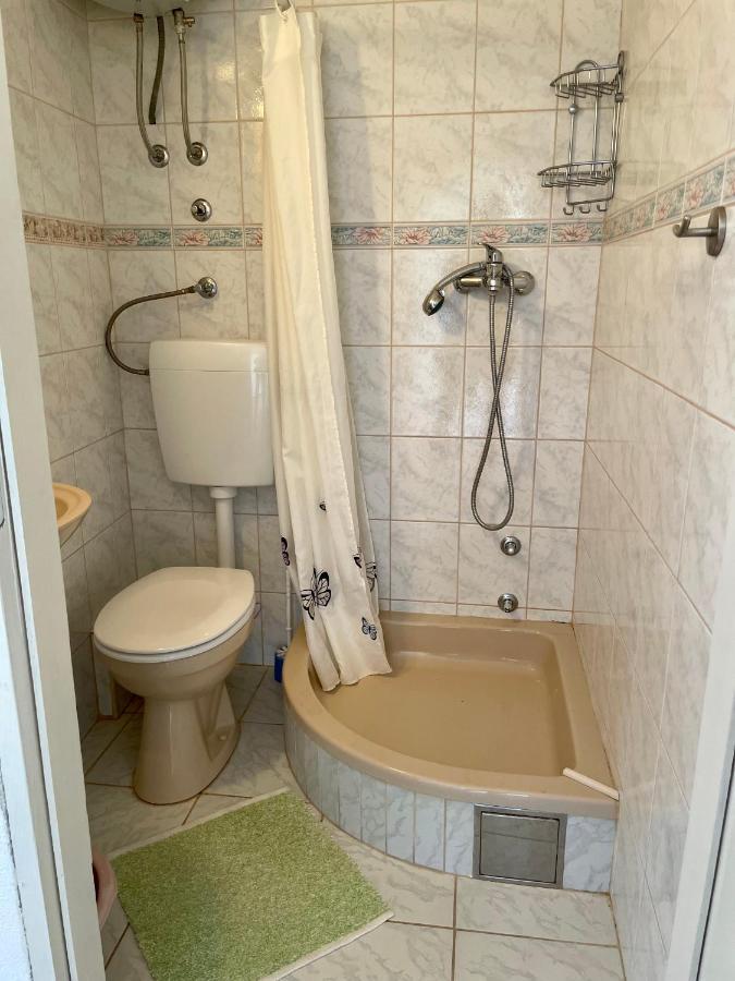 Studio Apartmani Kremic Карлобаг Экстерьер фото