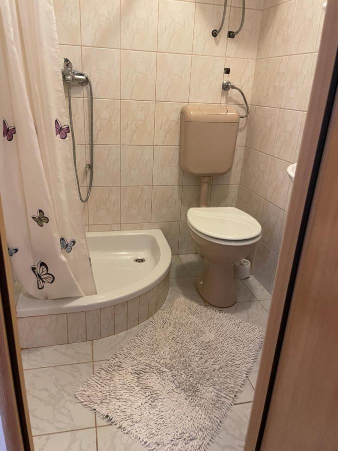 Studio Apartmani Kremic Карлобаг Экстерьер фото